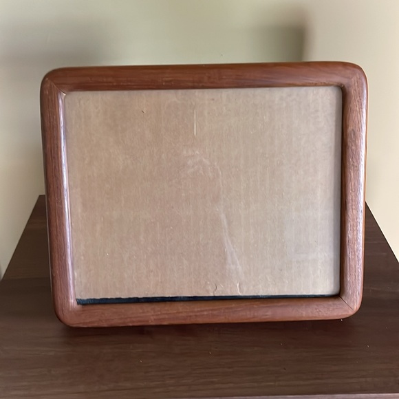 VTG 1990s Solid Wood Picture Frame for 8 x 10 Picture for Hanging or on Shelf - Picture 2 of 6